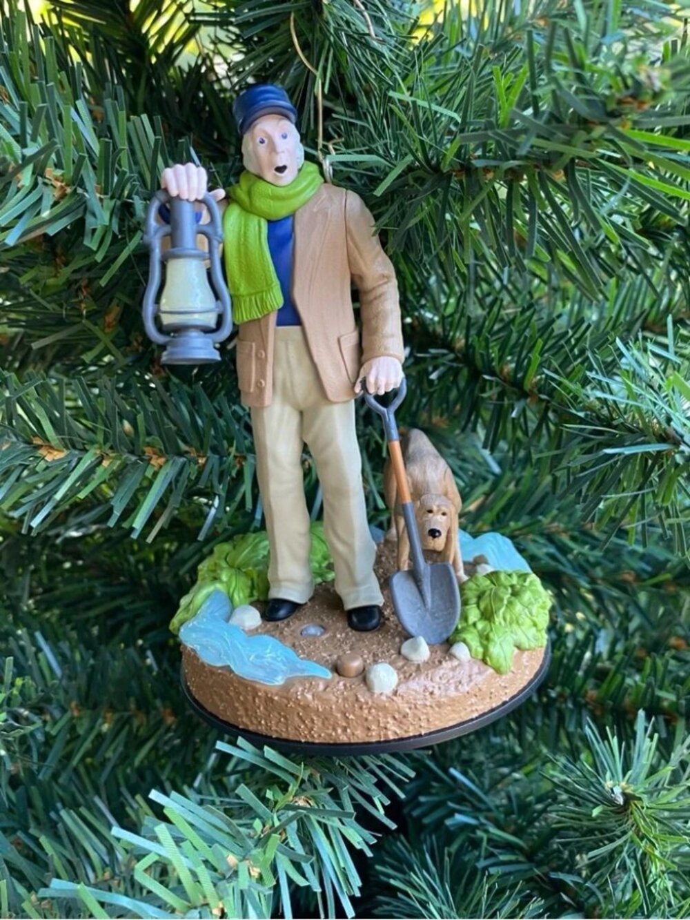 NWT Hallmark Disney Haunted Mansion Caretaker and His Dog ornament
